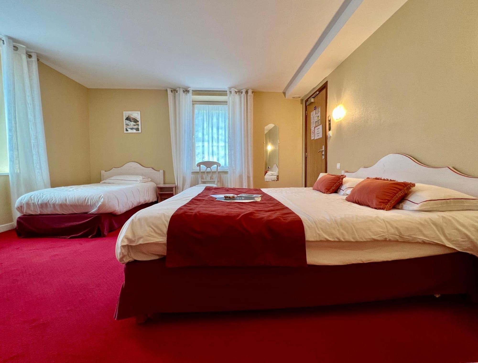Logis Hotel, Chalets Et Restaurant Les Chatelmines La Bresse Eksteriør bilde