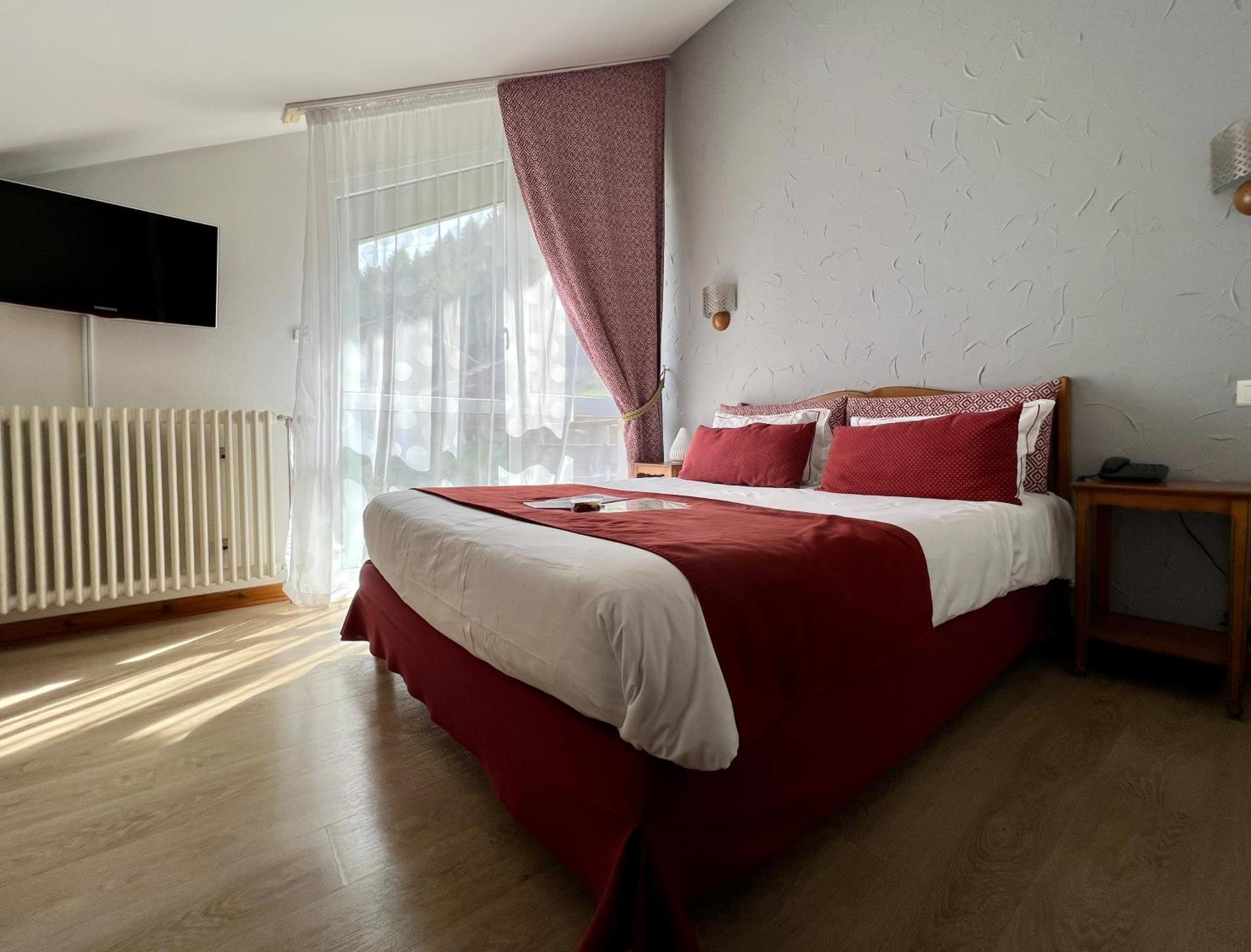 Logis Hotel, Chalets Et Restaurant Les Chatelmines La Bresse Eksteriør bilde